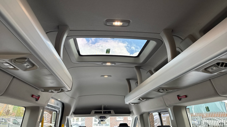 Ford Transit Minibus Transit 460 L4 Minibus Diesel Rwd 2.0 EcoBlue 165ps H3 17 Seater Trend Auto [Nav]